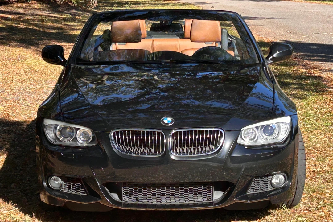 2013 BMW E93 335i Convertible - Image 2 of 31