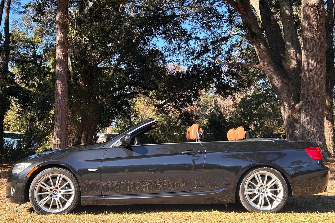 2013 BMW E93 335i Convertible - Image 3 of 31
