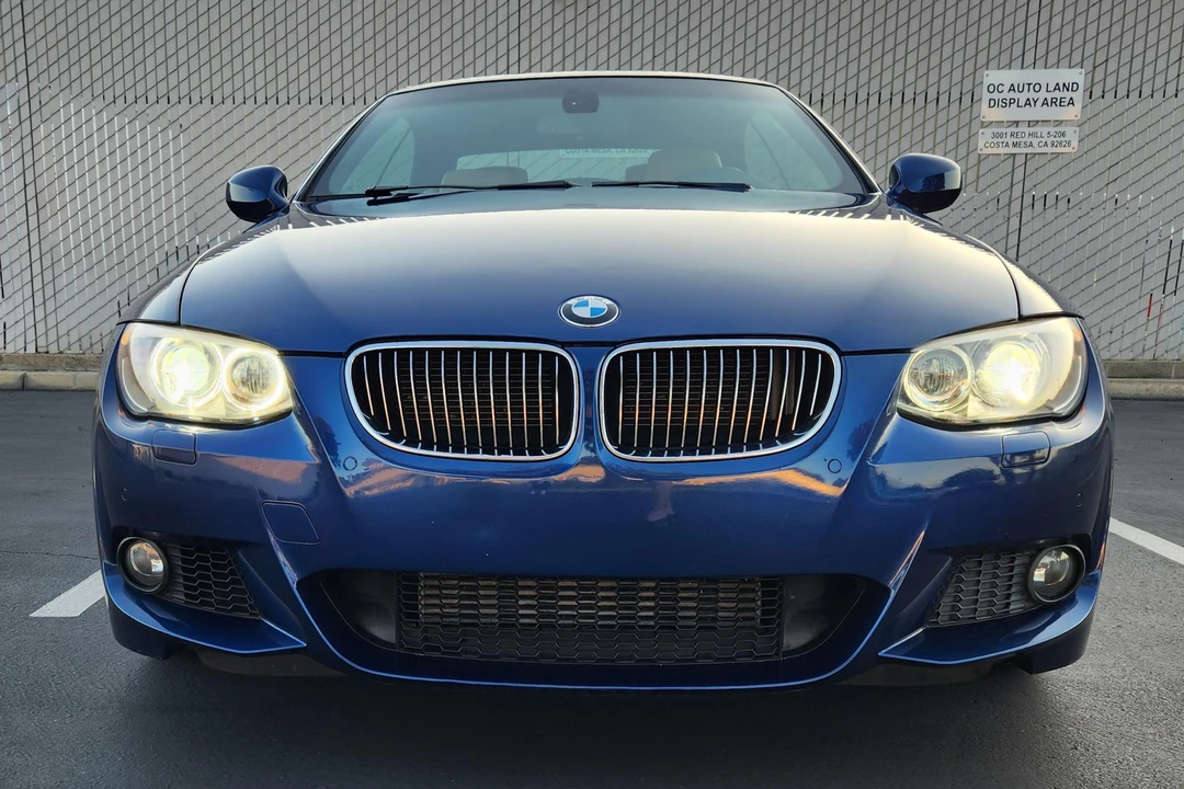 2013 BMW E93 335i Convertible - Image 2 of 31
