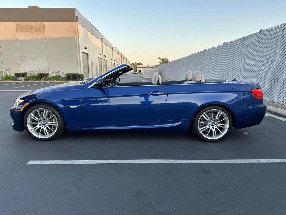 2013 BMW E93 335i Convertible - Image 9 of 31