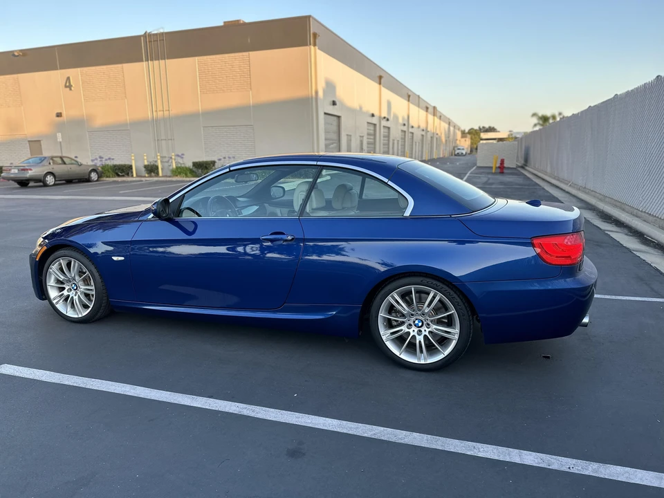 2013 BMW E93 335i Convertible - Image 29 of 31