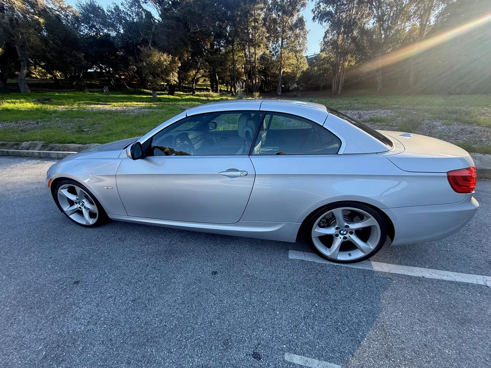 2013 BMW E93 335i Convertible - Image 13 of 31