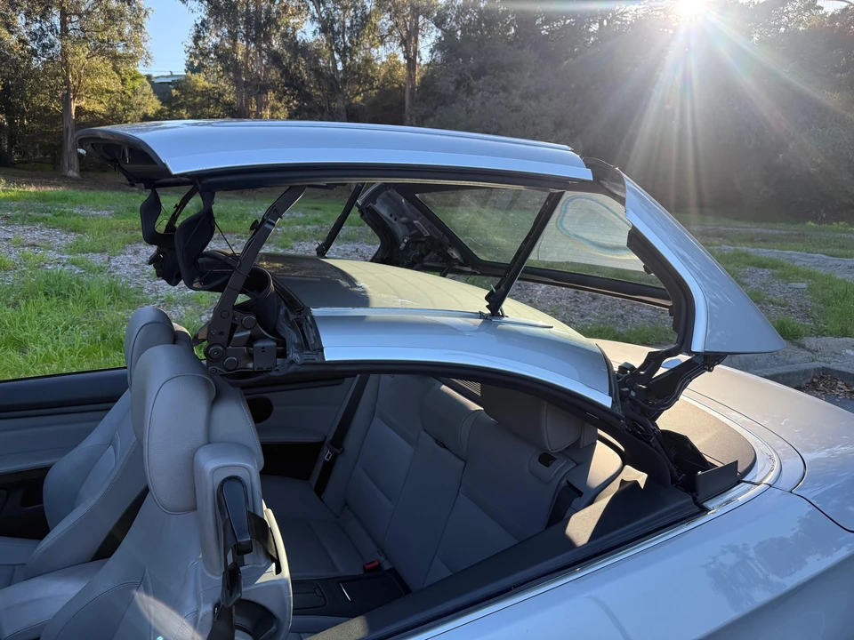 2013 BMW E93 335i Convertible - Image 27 of 31