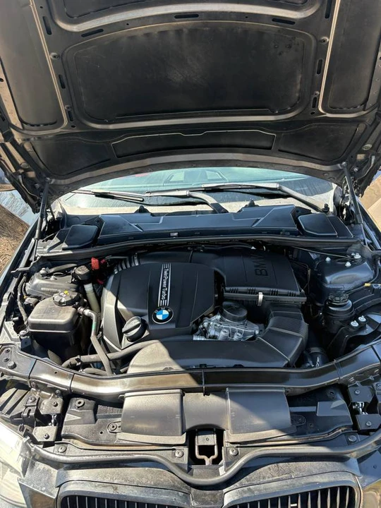 2013 BMW E93 335i Convertible - Image 11 of 11