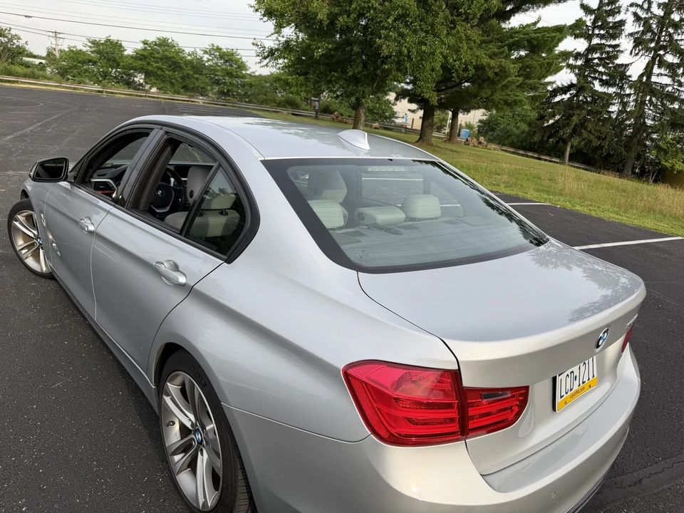 2013 BMW F30 335i & 340i Sedan - Image 15 of 31