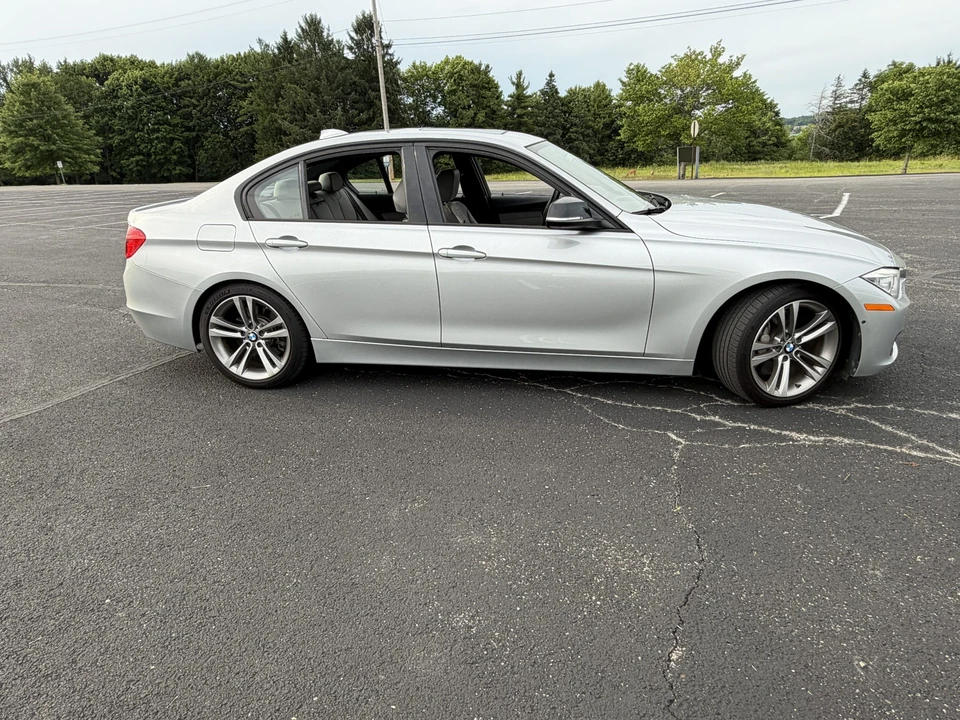 2013 BMW F30 335i & 340i Sedan - Image 23 of 31