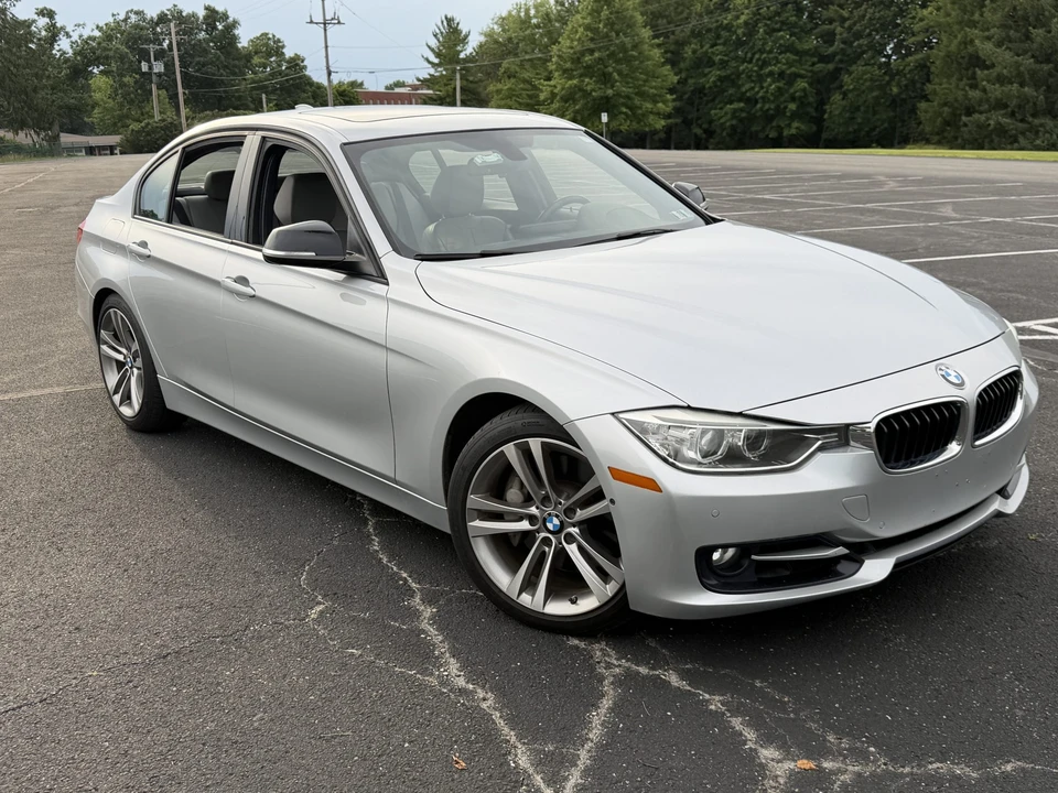2013 BMW F30 335i & 340i Sedan - Image 25 of 31