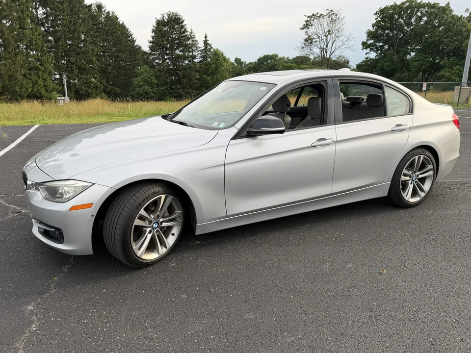 2013 BMW F30 335i & 340i Sedan - Image 8 of 31