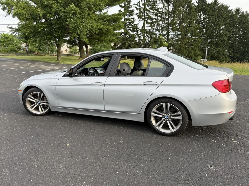 2013 BMW F30 335i & 340i Sedan - Image 11 of 31