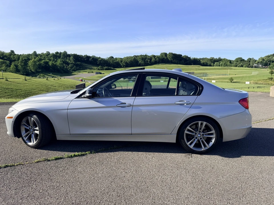 2013 BMW F30 335i & 340i Sedan - Image 29 of 31