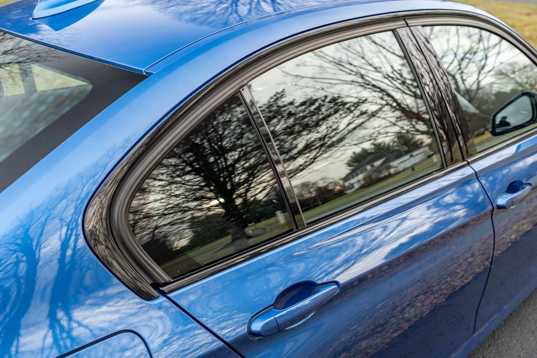 2013 BMW F30 335i & 340i Sedan - Image 27 of 31
