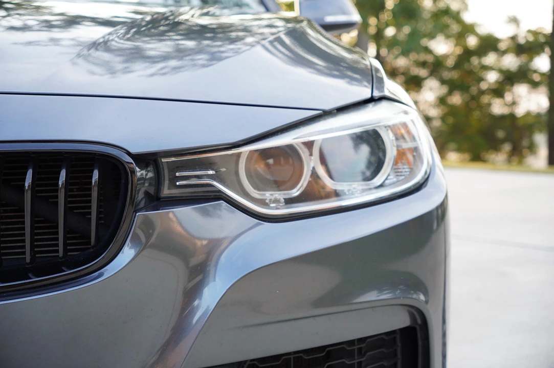 2013 BMW F30 335i & 340i Sedan - Image 18 of 31