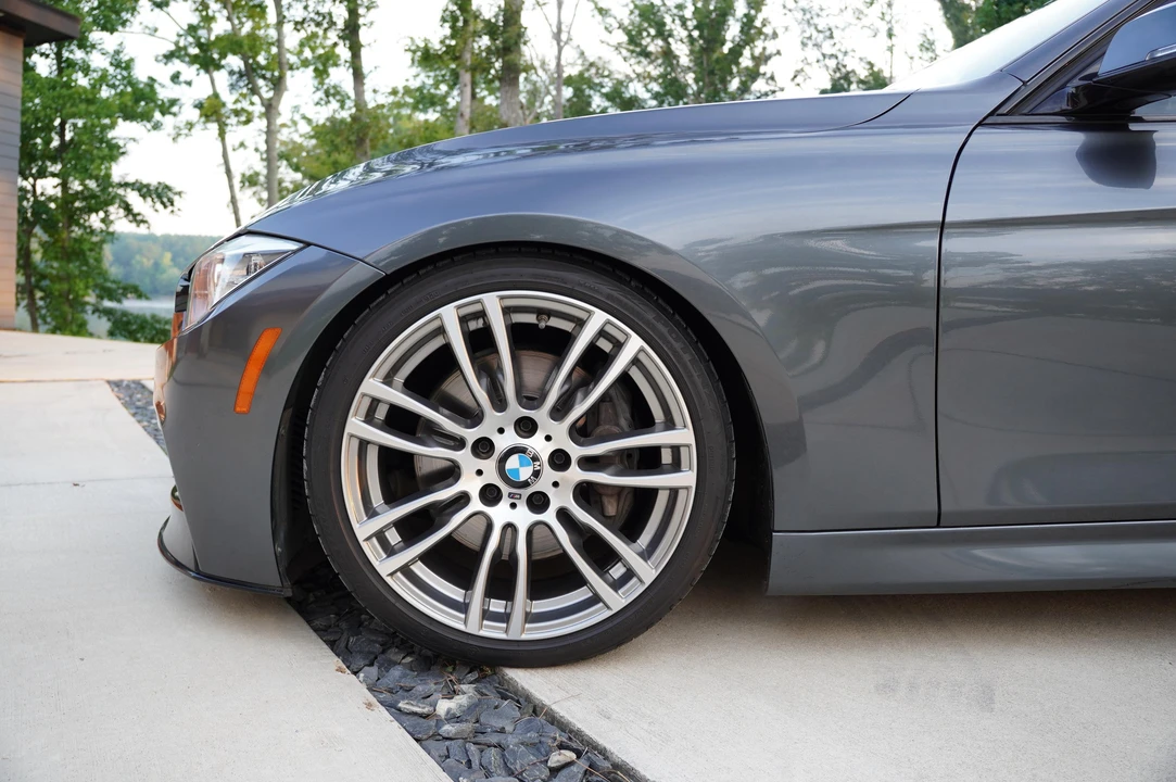 2013 BMW F30 335i & 340i Sedan - Image 26 of 31