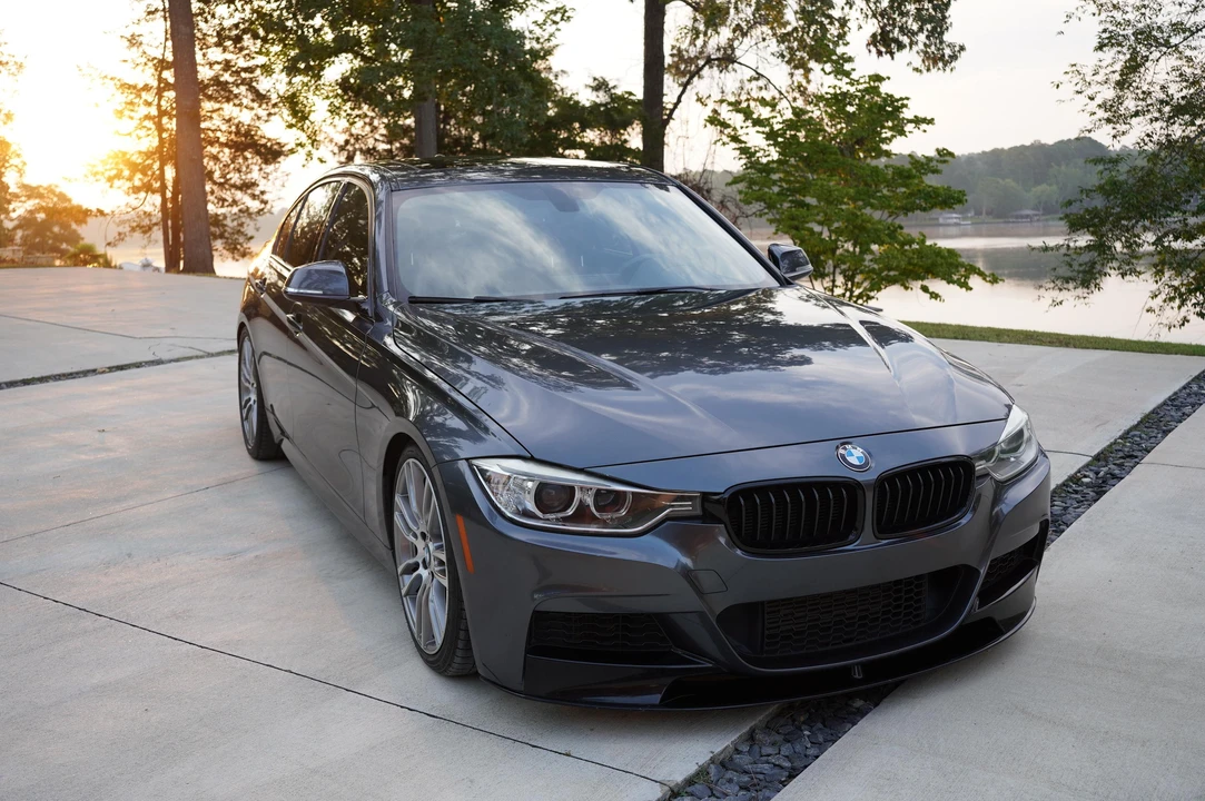 2013 BMW F30 335i & 340i Sedan - Image 14 of 31