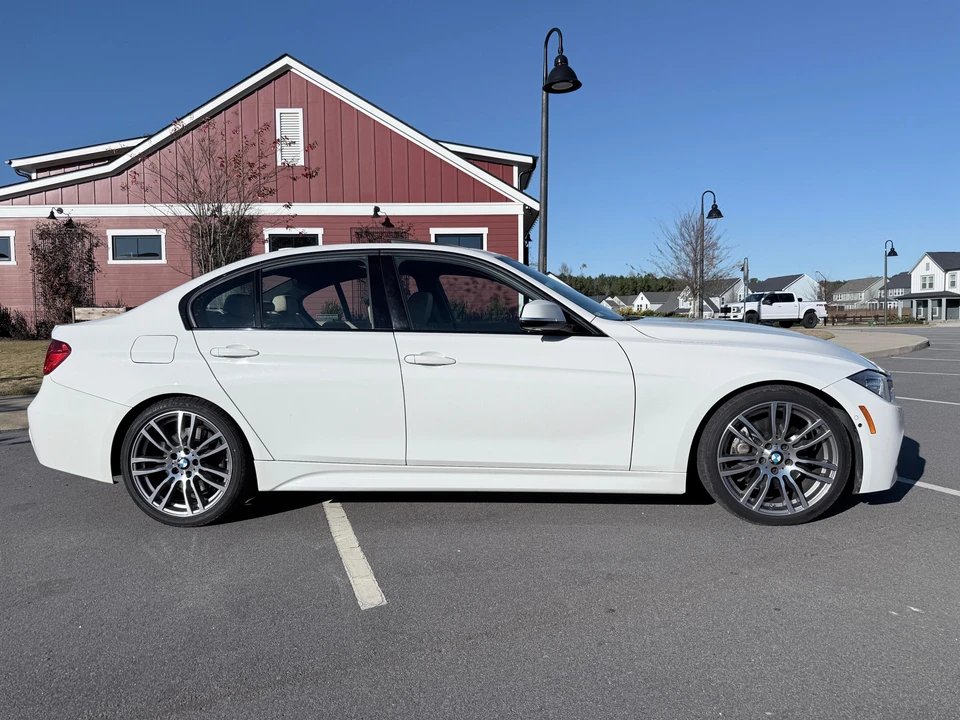 2013 BMW F30 335i & 340i Sedan - Image 26 of 31