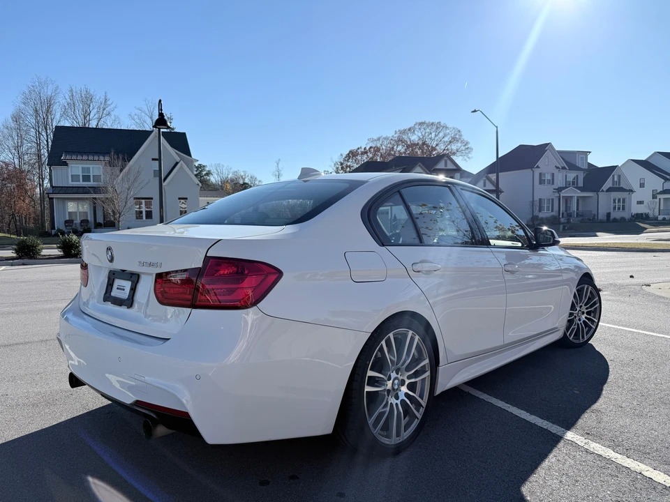 2013 BMW F30 335i & 340i Sedan - Image 24 of 31