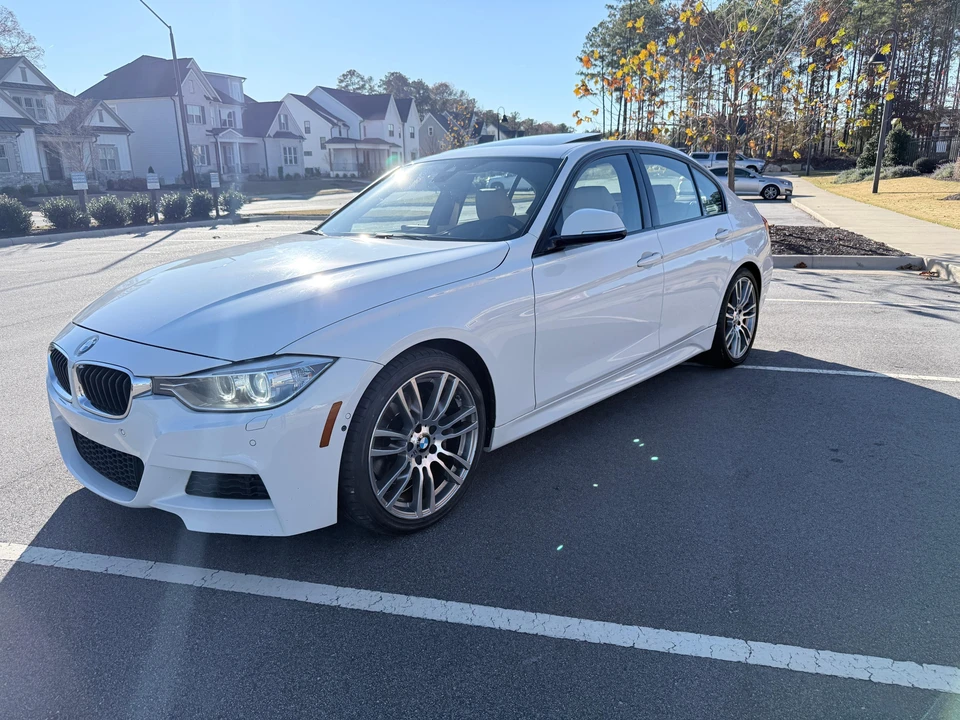 2013 BMW F30 335i & 340i Sedan - Image 11 of 31