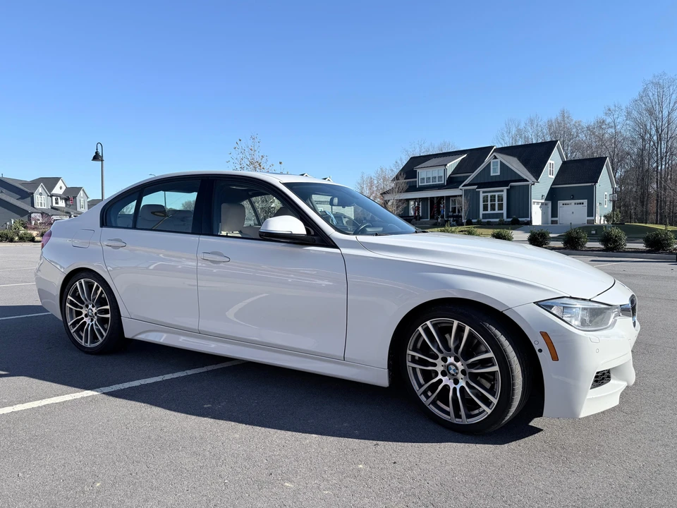 2013 BMW F30 335i & 340i Sedan - Image 28 of 31