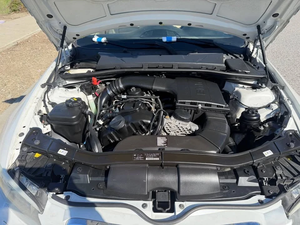 2013 BMW E93 335i Convertible - Image 9 of 17