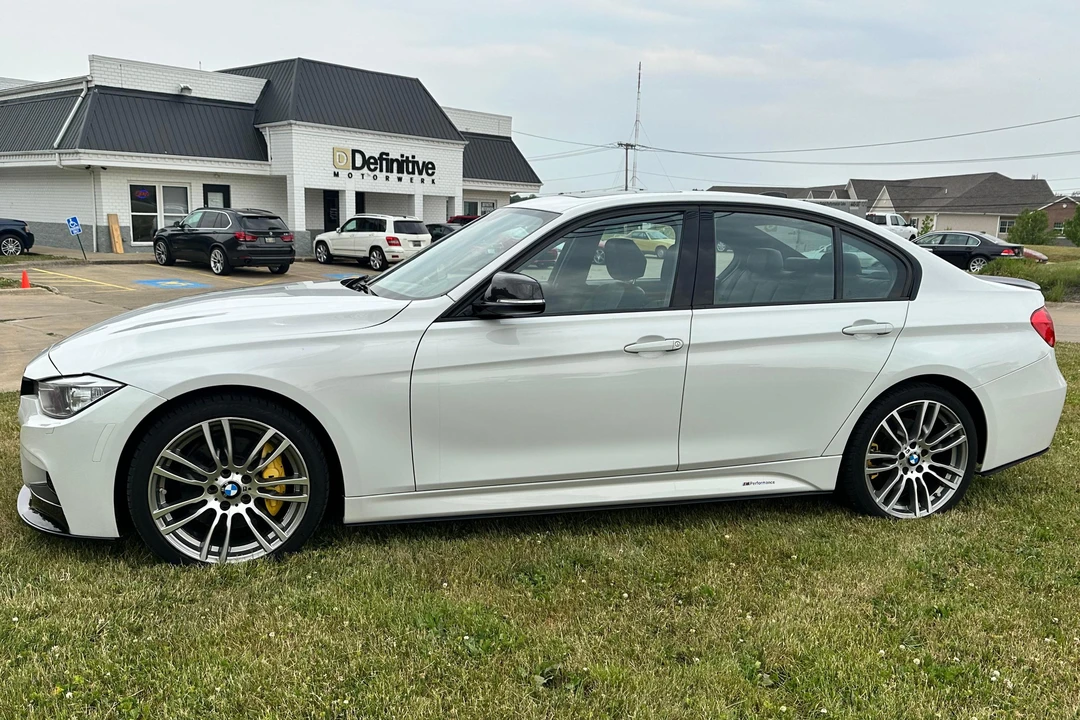 2013 BMW F30 335i & 340i Sedan - Image 3 of 31