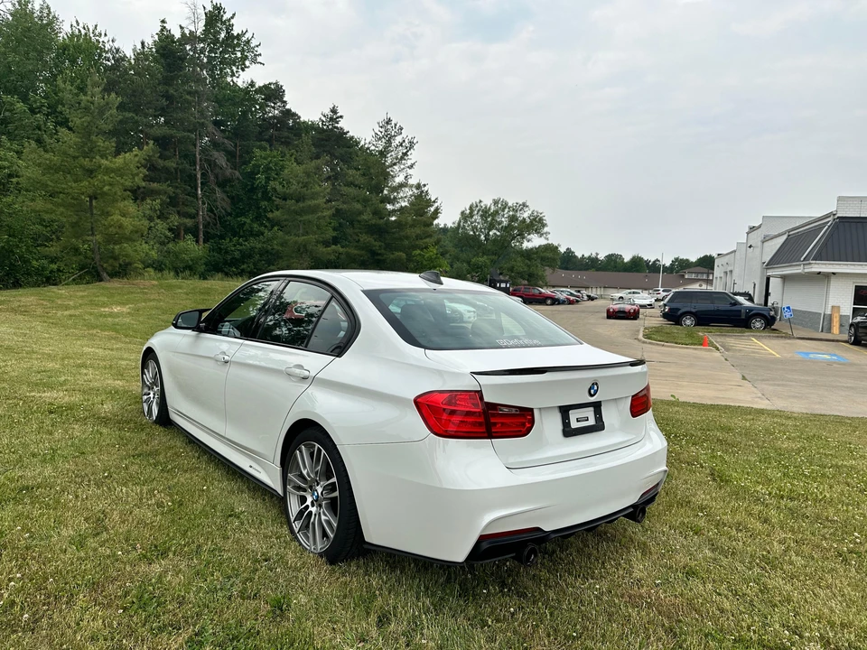 2013 BMW F30 335i & 340i Sedan - Image 9 of 31