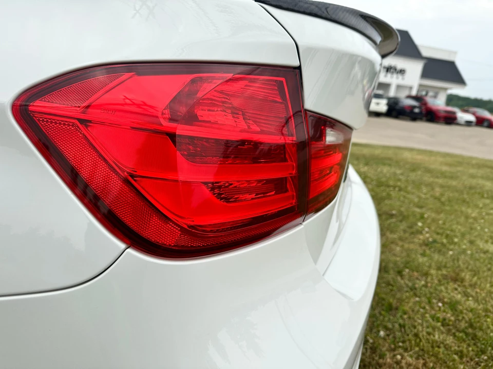 2013 BMW F30 335i & 340i Sedan - Image 17 of 31