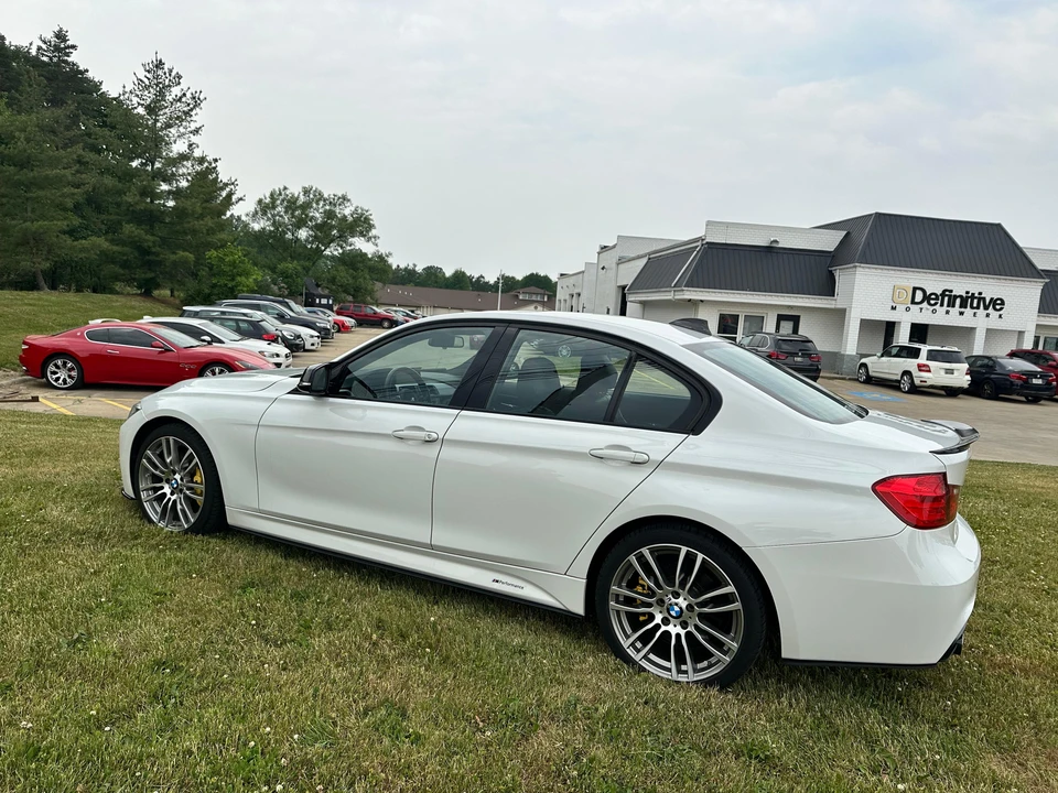 2013 BMW F30 335i & 340i Sedan - Image 8 of 31