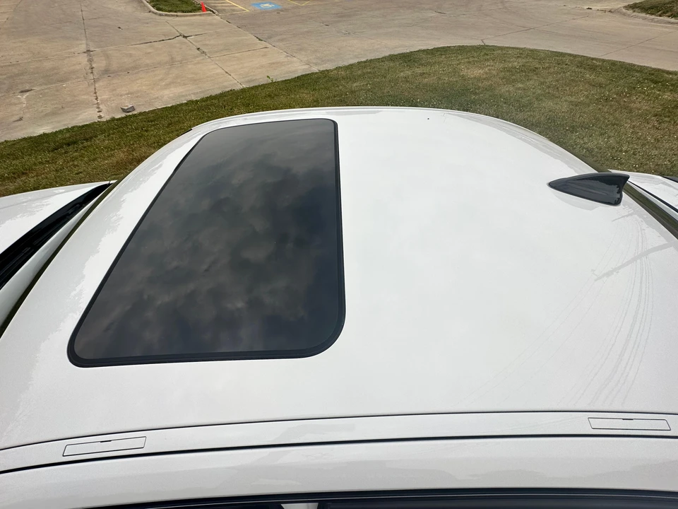 2013 BMW F30 335i & 340i Sedan - Image 22 of 31