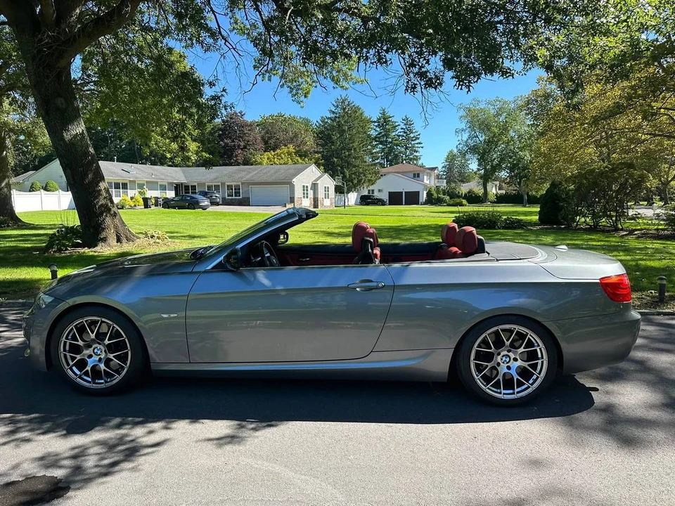 2013 BMW E93 335i Convertible - Image 3 of 23