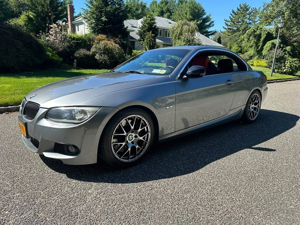 2013 BMW E93 335i Convertible - Image 2 of 23