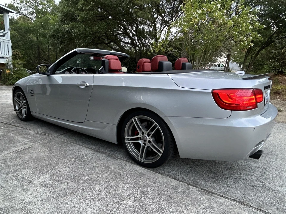 2013 BMW E93 335i Convertible - Image 13 of 31