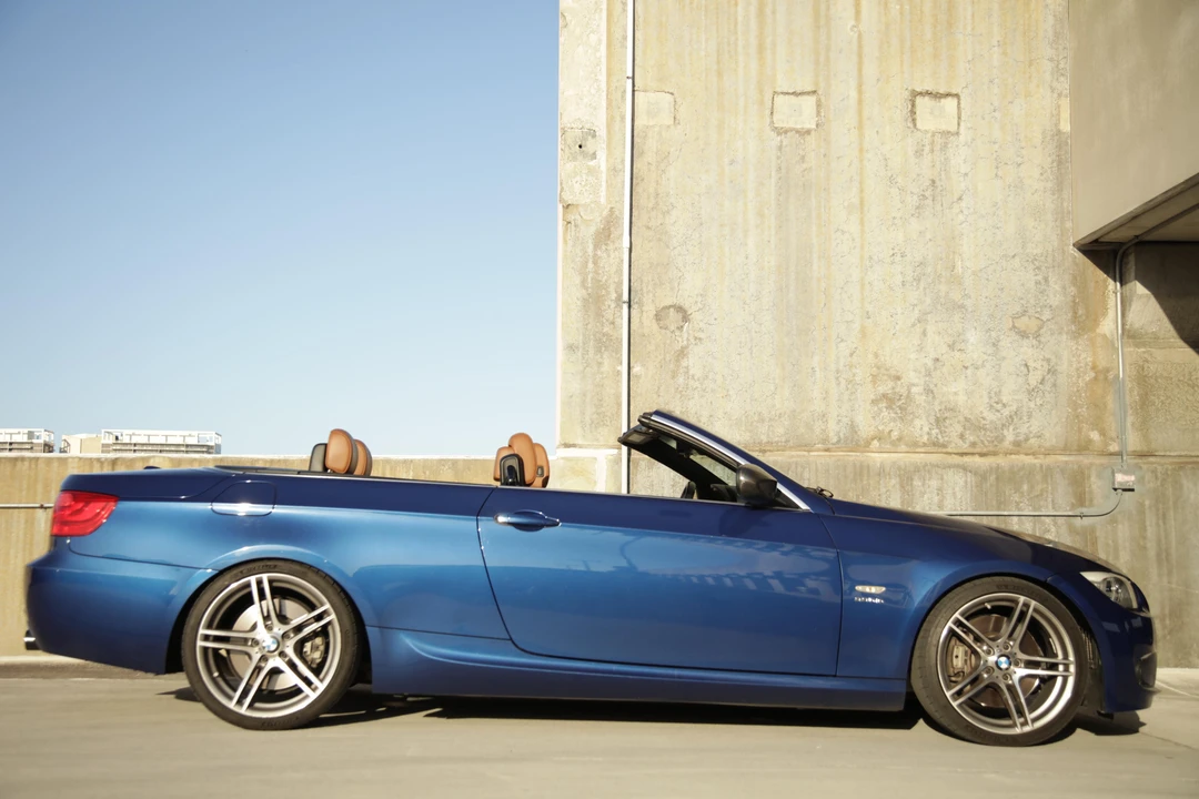 2013 BMW E93 335i Convertible - Image 15 of 21