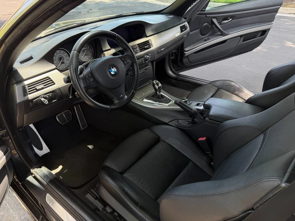 2013 BMW E93 335i Convertible - Image 4 of 6