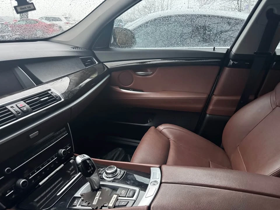 2013 BMW 5 Series - Image 9 of 10