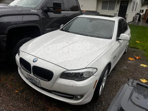 2013 BMW 5 Series 528i Sedan 4D