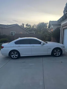 2013 BMW 5 Series 528i Sedan 4D