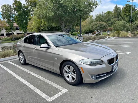 2013 BMW 5 Series 528i Sedan 4D