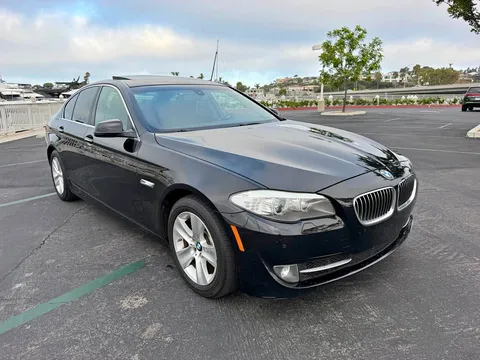 2013 BMW 5 Series 528i Sedan 4D