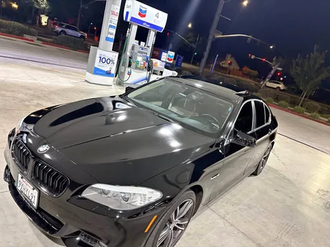 2013 BMW 5 Series 528i Sedan 4D