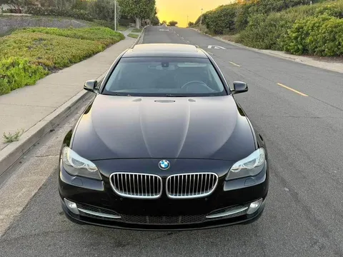 2013 BMW 5 Series 528i Sedan 4D
