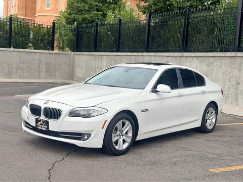2013 BMW 5 Series 528i Sedan 4D