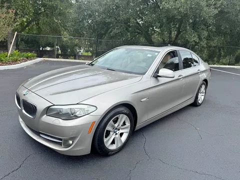 2013 BMW 5 Series 528i Sedan 4D