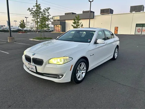 2013 BMW 5 Series 528i Sedan 4D