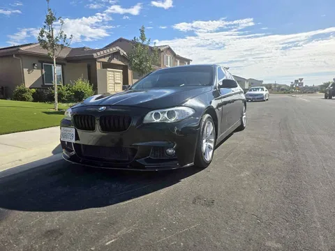 2013 BMW 5 Series 528i Sedan 4D