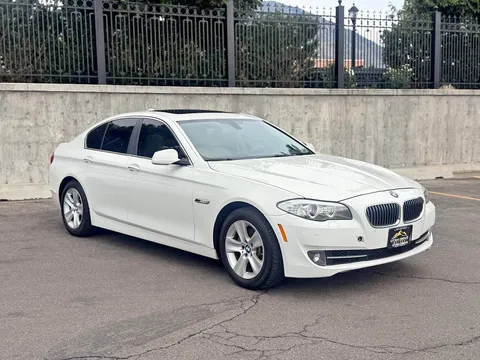 2013 BMW 5 Series 528i Sedan 4D