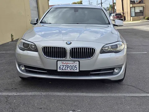 2013 BMW 5 Series 528i Sedan 4D