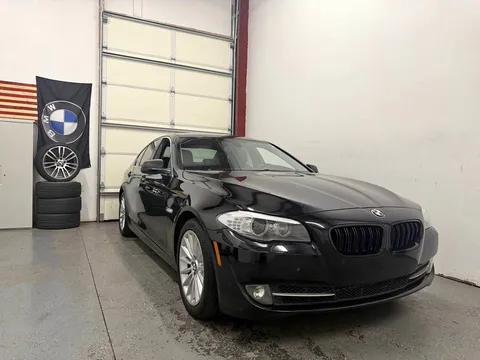 2013 BMW 5 Series 528i Sedan 4D