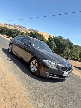 2013 BMW 5 Series 528i Sedan 4D