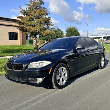 2013 BMW 5 Series 528i Sedan 4D