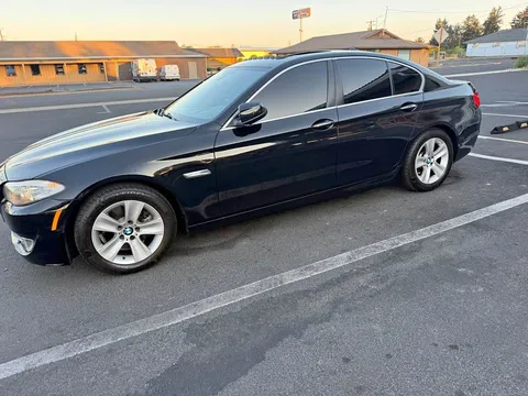 2013 BMW 5 Series 528i Sedan 4D